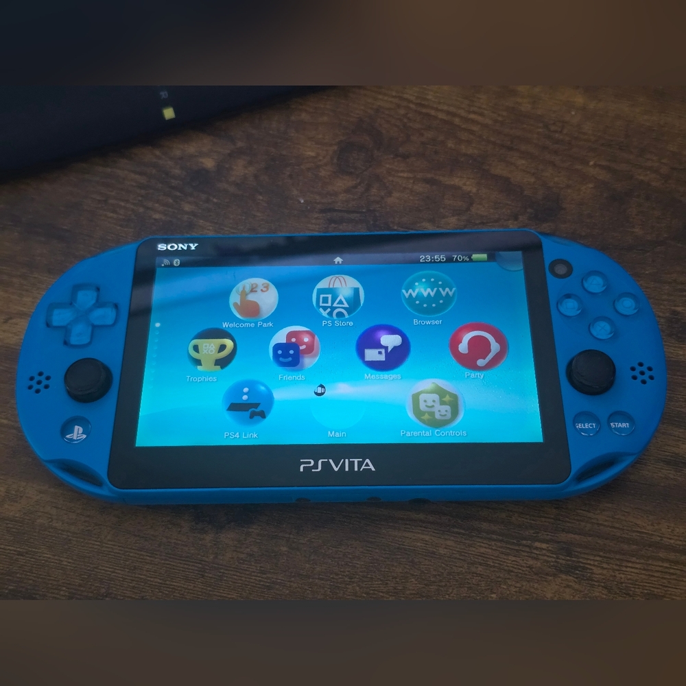 [SOLD]PS Vita 2000 Blue